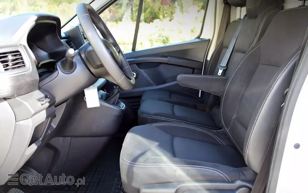 RENAULT Trafic L2H1 furgon 