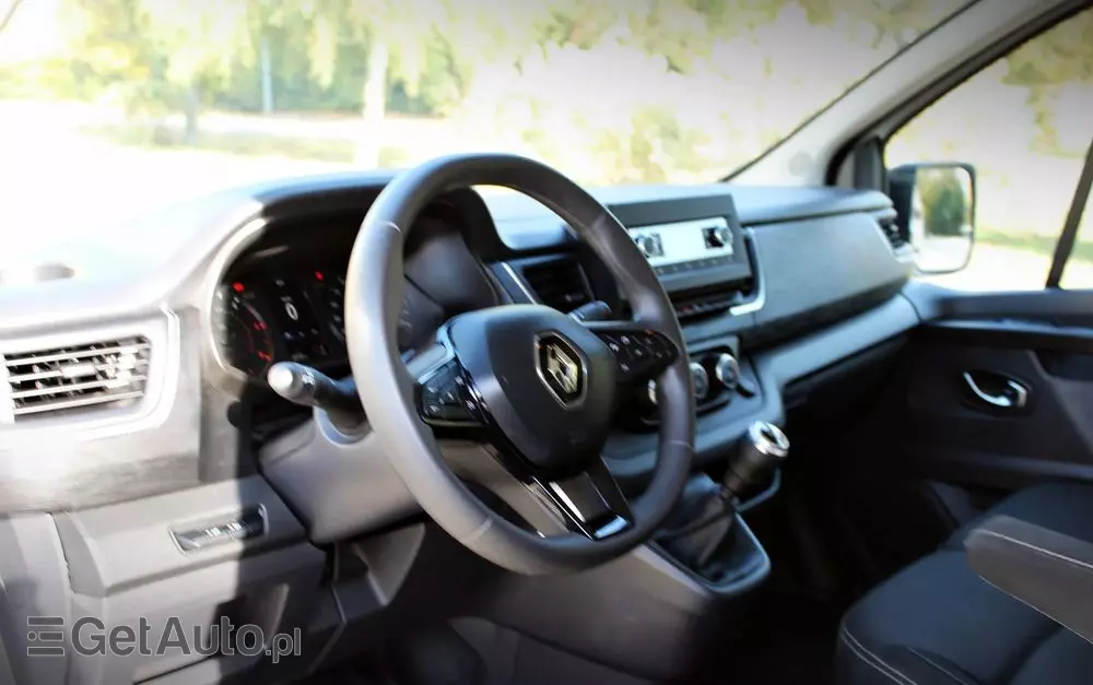 RENAULT Trafic L2H1 furgon 