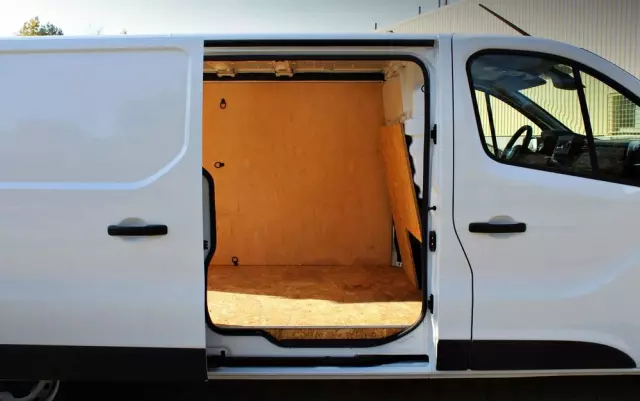 RENAULT Trafic L2H1 furgon 