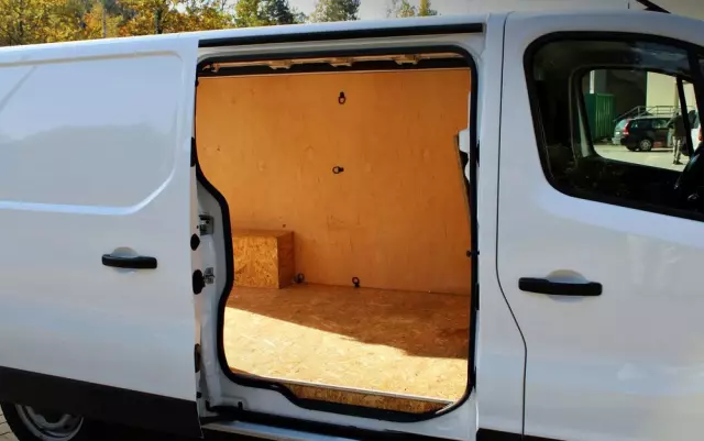 RENAULT Trafic L2H1 furgon 