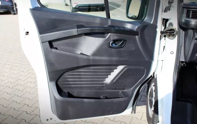 RENAULT Trafic L2H1 furgon 