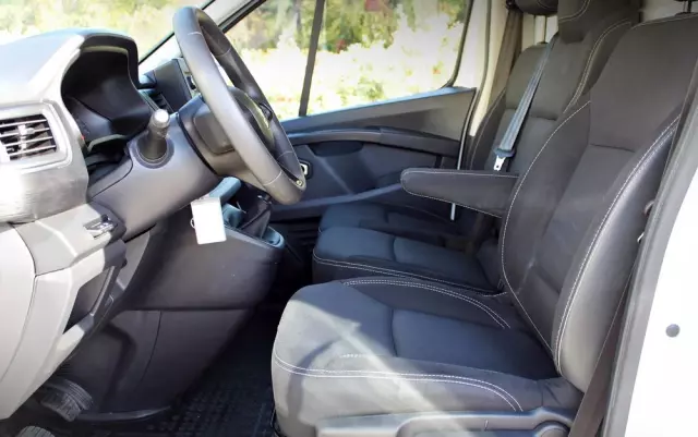 RENAULT Trafic L2H1 furgon 