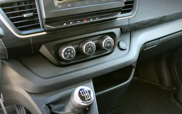 RENAULT Trafic L2H1 furgon 