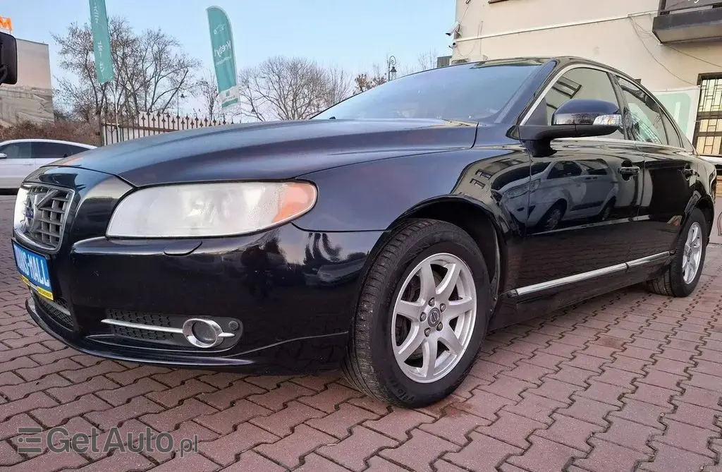 VOLVO S80 