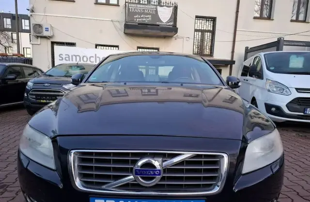 VOLVO S80 