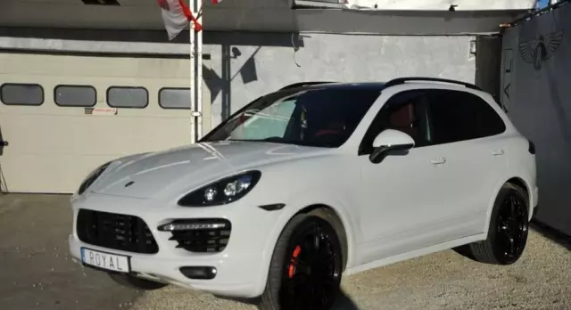 PORSCHE Cayenne 