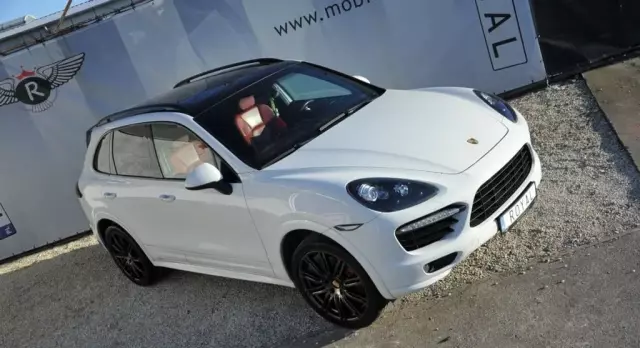 PORSCHE Cayenne 