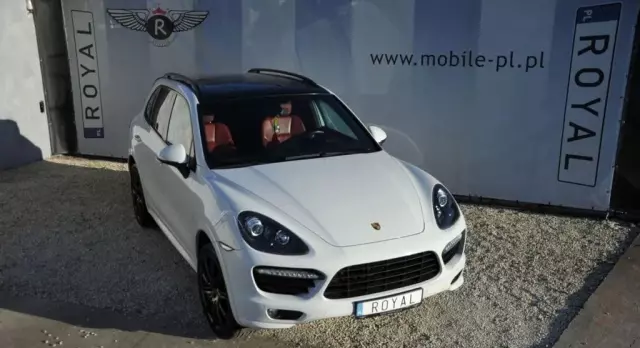 PORSCHE Cayenne 