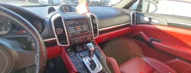 PORSCHE Cayenne 