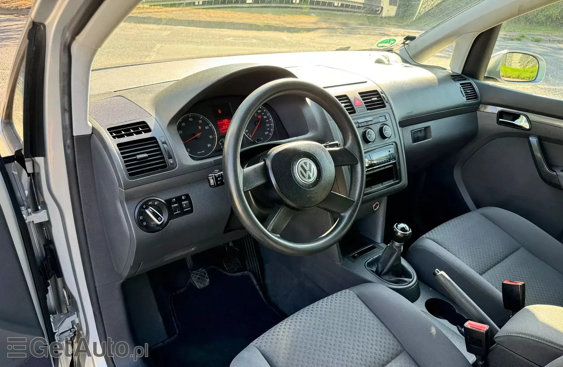 VOLKSWAGEN Touran 