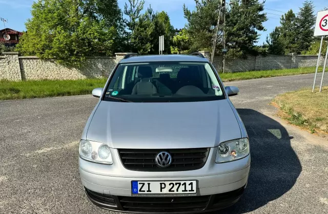 VOLKSWAGEN Touran 