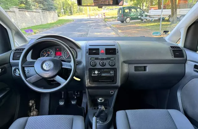 VOLKSWAGEN Touran 