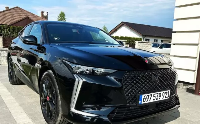 DS 4 