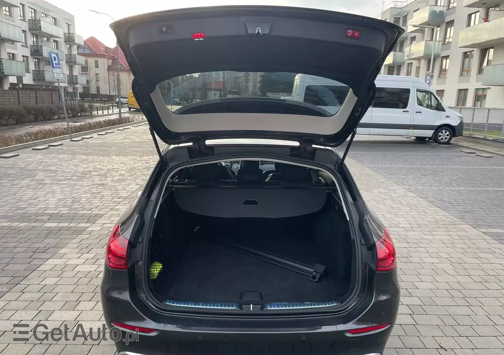 MERCEDES-BENZ Klasa C 220 d Avantgarde