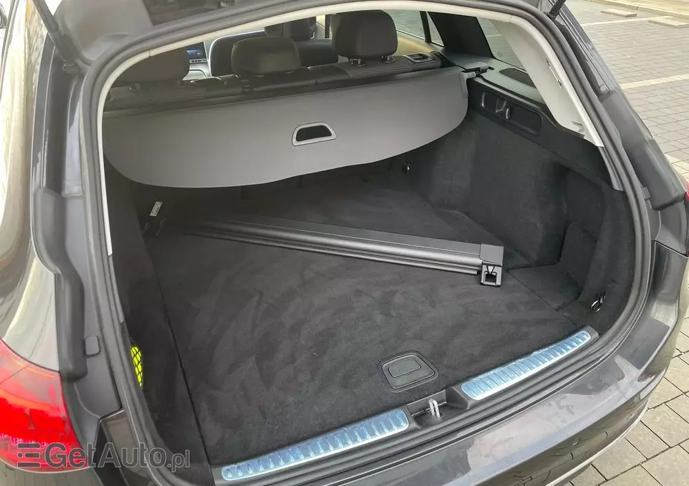 MERCEDES-BENZ Klasa C 220 d Avantgarde