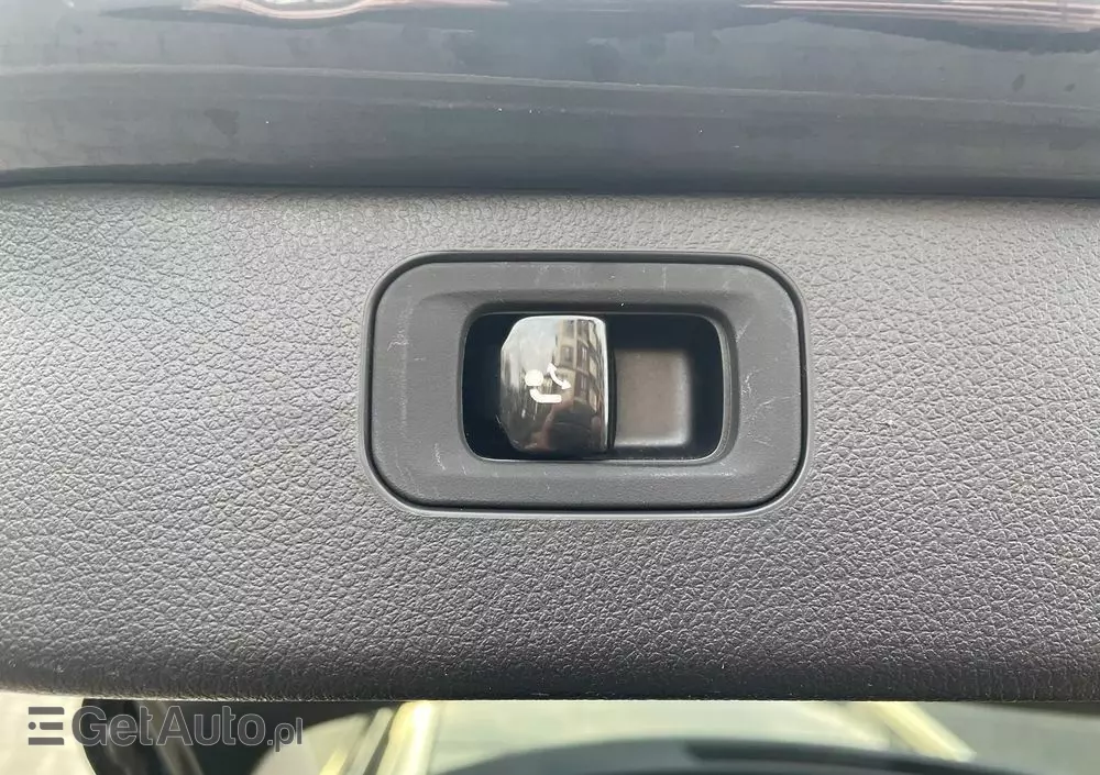 MERCEDES-BENZ Klasa C 220 d Avantgarde