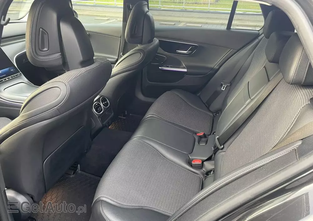 MERCEDES-BENZ Klasa C 220 d Avantgarde
