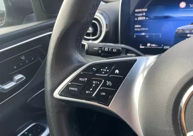 MERCEDES-BENZ Klasa C 220 d Avantgarde