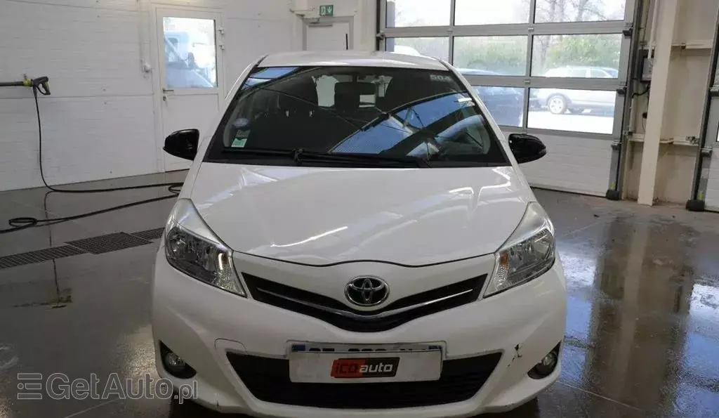 TOYOTA Yaris 
