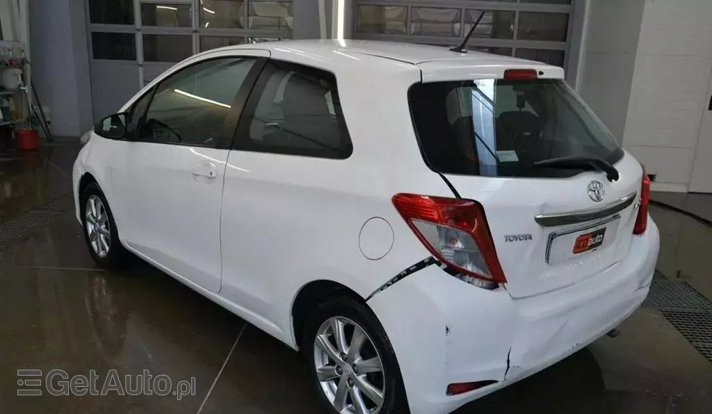 TOYOTA Yaris 