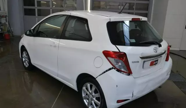 TOYOTA Yaris 