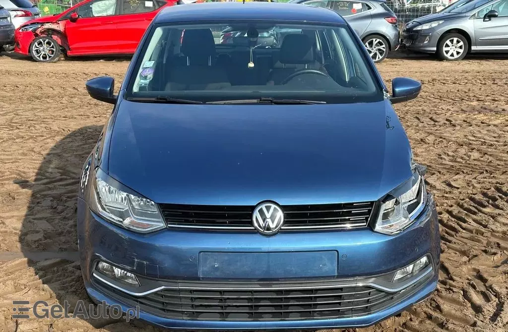 VOLKSWAGEN Polo 