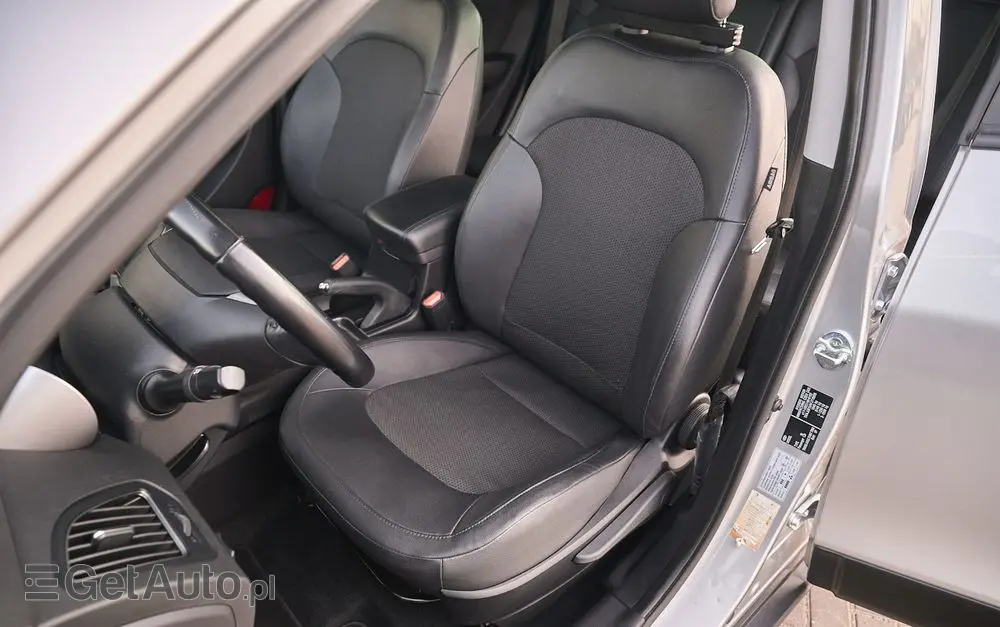 HYUNDAI Ix35 1.7 CRDi 2WD blue Style