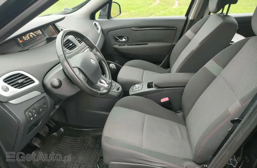RENAULT Grand Scenic 