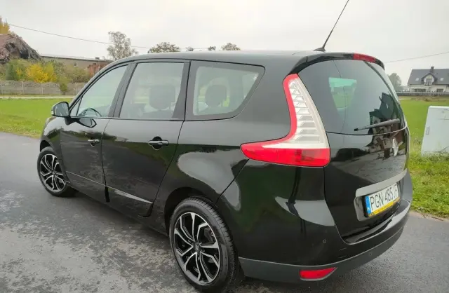 RENAULT Grand Scenic 