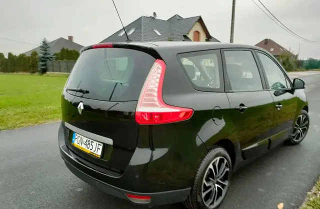 RENAULT Grand Scenic 