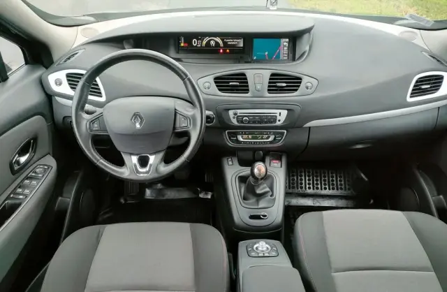 RENAULT Grand Scenic 