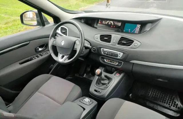 RENAULT Grand Scenic 