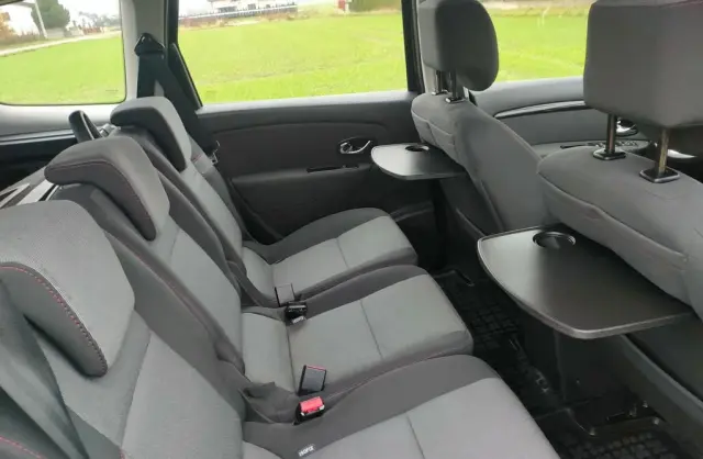 RENAULT Grand Scenic 