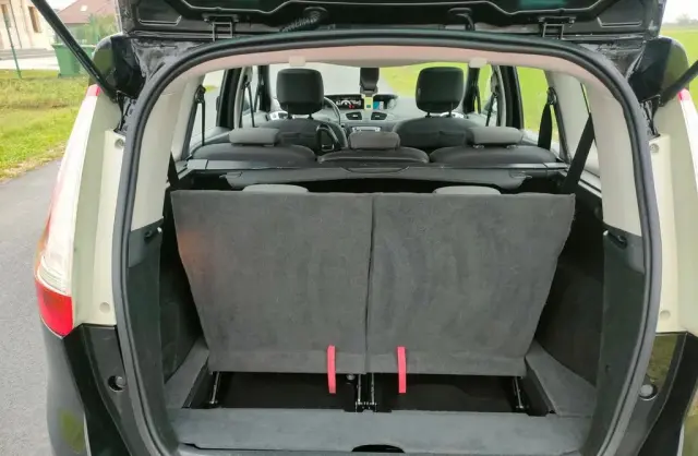 RENAULT Grand Scenic 