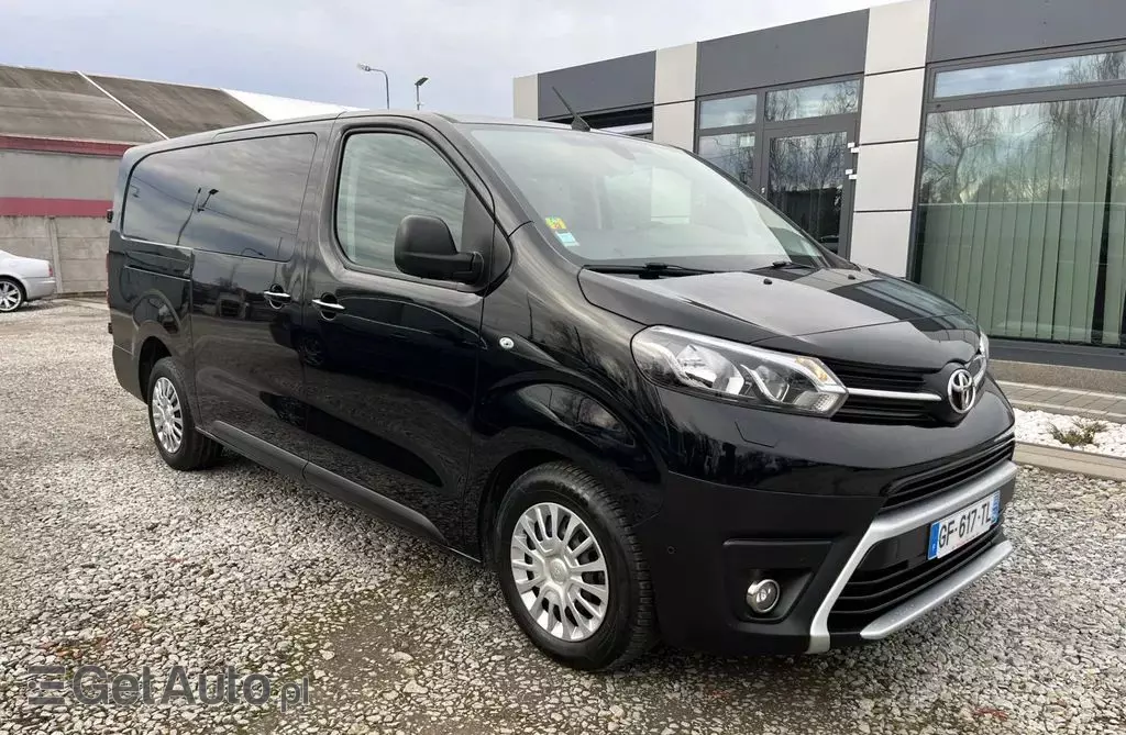 TOYOTA Proace 