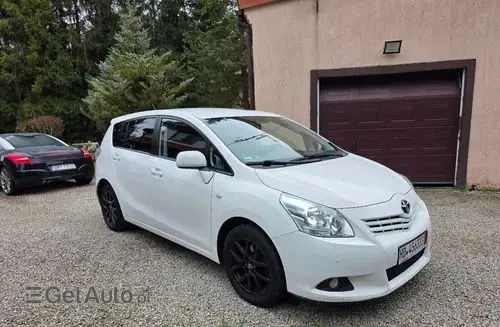 TOYOTA Verso 
