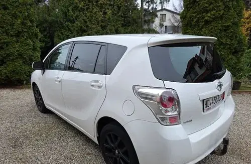TOYOTA Verso 