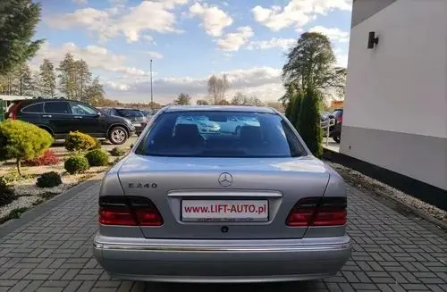 MERCEDES-BENZ Klasa E 