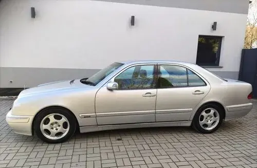 MERCEDES-BENZ Klasa E 