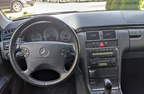 MERCEDES-BENZ Klasa E 