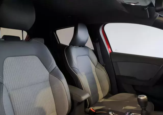 RENAULT Clio 1.0 TCe Techno