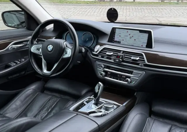 BMW Seria 7 740d xDrive
