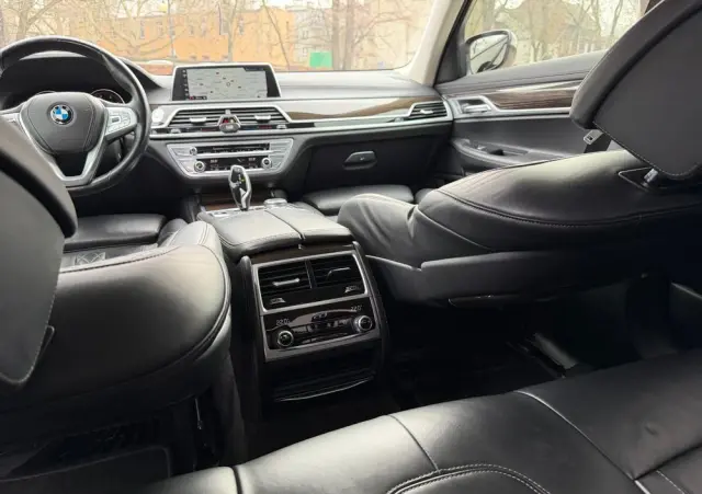 BMW Seria 7 740d xDrive