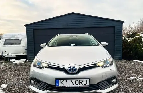 TOYOTA Auris 