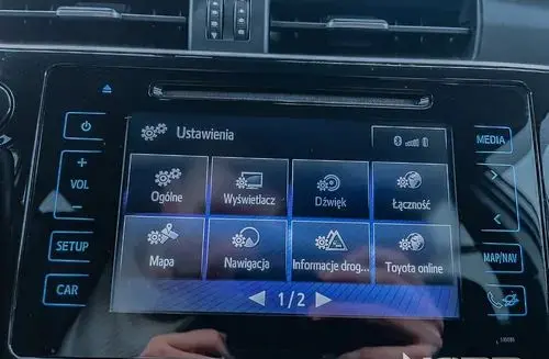 TOYOTA Auris 