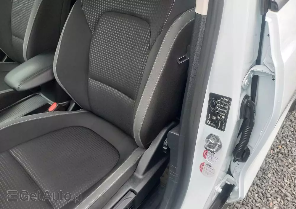 FORD Focus 1.5 EcoBlue Start-Stopp-System COOL&CONNECT DESIGN