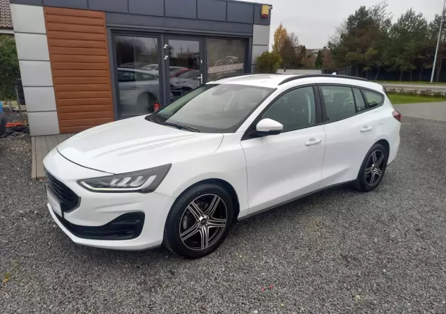 FORD Focus 1.5 EcoBlue Start-Stopp-System COOL&CONNECT DESIGN