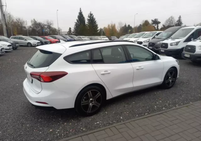 FORD Focus 1.5 EcoBlue Start-Stopp-System COOL&CONNECT DESIGN