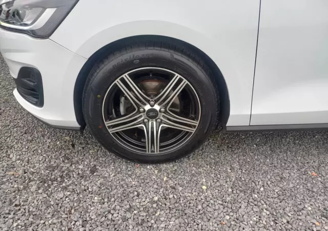 FORD Focus 1.5 EcoBlue Start-Stopp-System COOL&CONNECT DESIGN