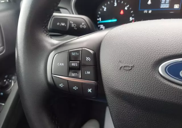 FORD Focus 1.5 EcoBlue Start-Stopp-System COOL&CONNECT DESIGN